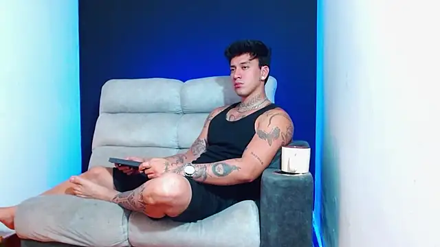 JUSTIN FULLER1 online show from January 15, 2026, 5:44 am