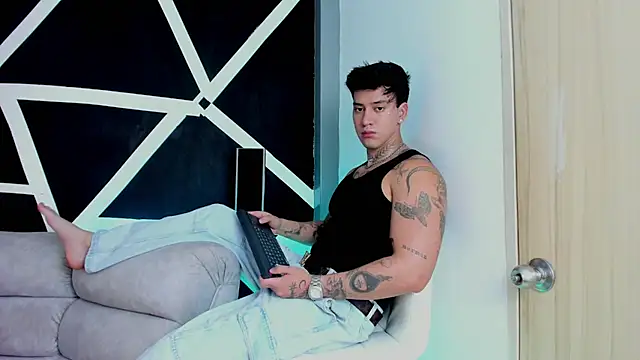 JUSTIN FULLER1 online show from November 1, 2025, 7:30 pm