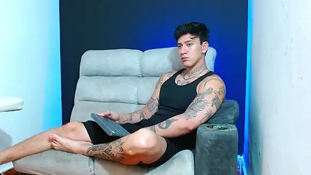 JUSTIN FULLER1 online show from May 28, 2026, 5:19 pm