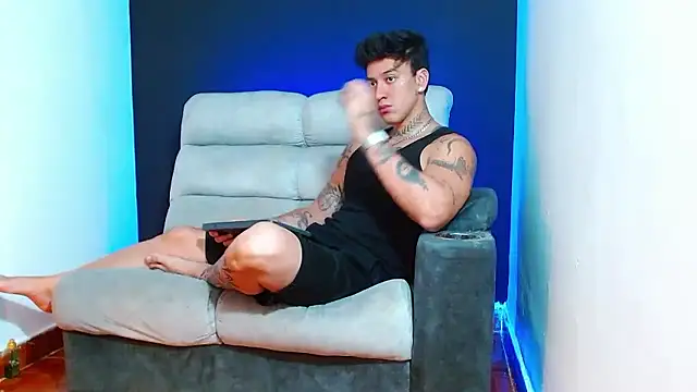 JUSTIN FULLER1 online show from January 14, 2026, 3:59 pm