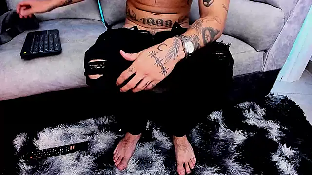 JUSTIN FULLER1 online show from March 20, 2025, 6:53 pm