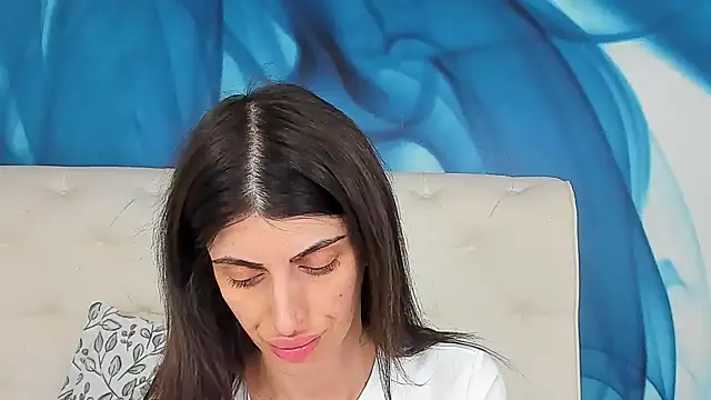 Snapshot of SkinnyDolly chatting on May 30, 2026, 2:51 am SkinnyDolly online show from May 30, 2026, 2:51 am