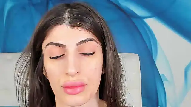 Snapshot of SkinnyDolly chatting on March 27, 2026, 3:04 am SkinnyDolly online show from March 27, 2026, 3:04 am