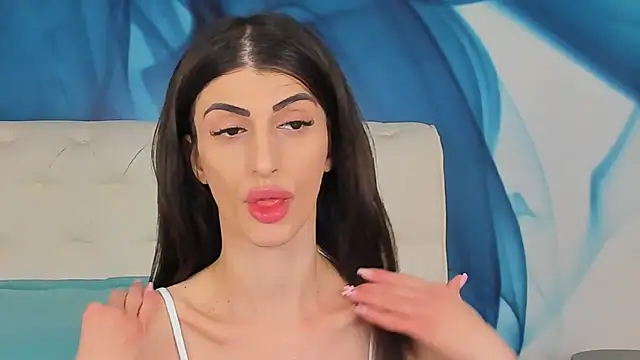 Snapshot of SkinnyDolly chatting on April 3, 2026, 11:16 am SkinnyDolly online show from April 3, 2026, 11:16 am