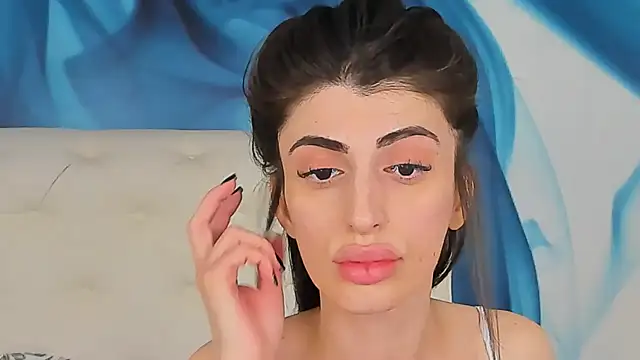 Snapshot of SkinnyDolly chatting on March 13, 2026, 1:43 am SkinnyDolly online show from March 13, 2026, 1:43 am