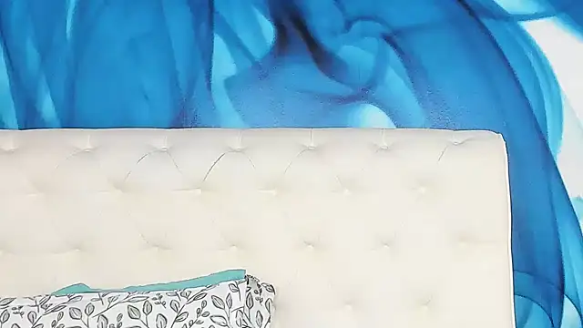 Snapshot of SkinnyDolly chatting on April 2, 2026, 2:08 am SkinnyDolly online show from April 2, 2026, 2:08 am