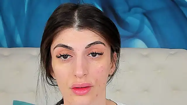 Snapshot of SkinnyDolly chatting on March 30, 2026, 2:02 am SkinnyDolly online show from March 30, 2026, 2:02 am