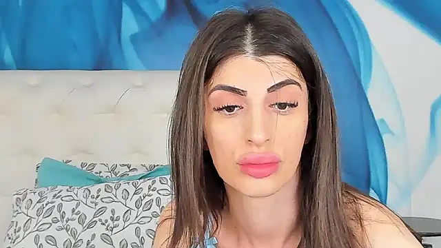 Snapshot of SkinnyDolly chatting on April 4, 2026, 2:07 am SkinnyDolly online show from April 4, 2026, 2:07 am