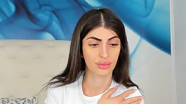 Snapshot of SkinnyDolly chatting on April 15, 2026, 2:17 am SkinnyDolly online show from April 15, 2026, 2:17 am