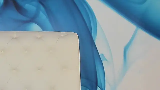 Snapshot of SkinnyDolly chatting on April 1, 2026, 2:02 am SkinnyDolly online show from April 1, 2026, 2:02 am