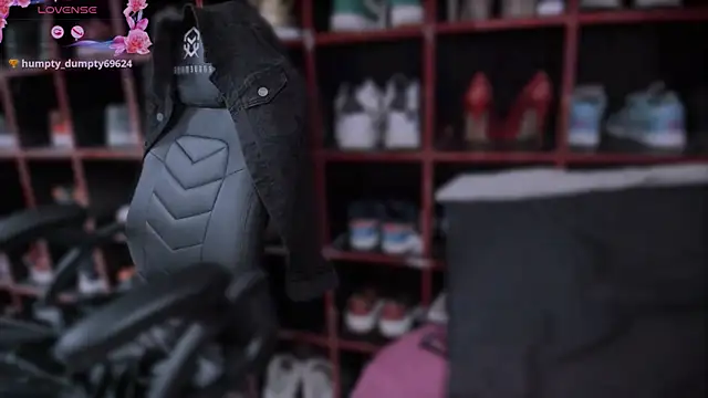 Snapshot of Indianbrownie chatting on December 24, 2024, 12:44 am Indianbrownie online show from December 24, 2024, 12:44 am