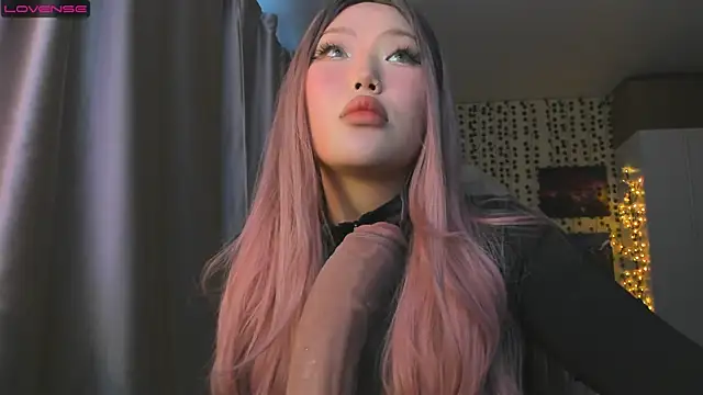 Snapshot of uko_sa chatting on February 26, 2026, 11:21 am uko sa online show from February 26, 2026, 11:21 am