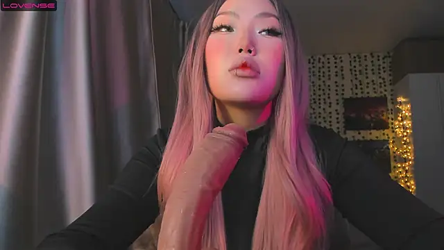 Snapshot of uko_sa chatting on January 7, 2026, 12:43 pm uko sa online show from January 7, 2026, 12:43 pm