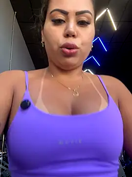 Snapshot of lariic chatting on October 3, 2025, 2:29 pm lariic online show from October 3, 2025, 2:29 pm