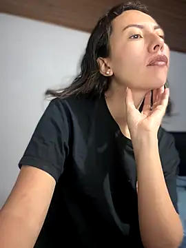 Snapshot of im_lorein chatting on October 4, 2025, 1:40 am im lorein online show from October 4, 2025, 1:40 am