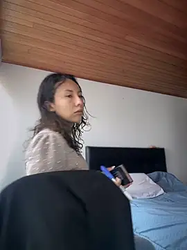 im lorein online show from October 24, 2025, 3:22 pm