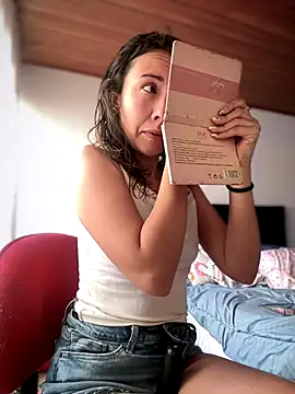 im lorein online show from November 5, 2025, 1:25 pm