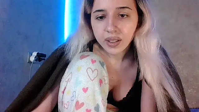 Puregirlaa online show from November 28, 2025, 3:45 pm