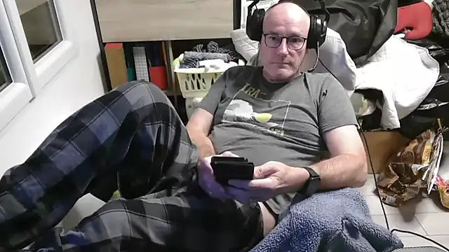 bogland33 online show from November 27, 2025, 8:09 pm