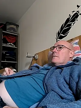 bogland33 online show from October 18, 2025, 12:40 pm