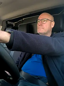 bogland33 online show from April 10, 2026, 4:14 pm