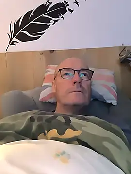 bogland33 online show from October 18, 2025, 12:34 am