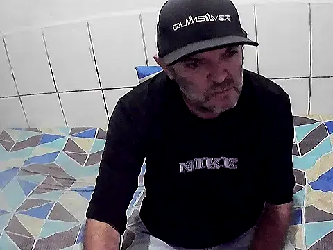 pierdona online show from November 4, 2025, 7:50 pm