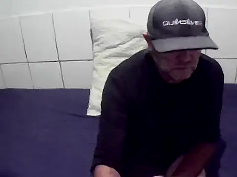 Snapshot of pierdona chatting on May 11, 2026, 7:00 pm pierdona online show from May 11, 2026, 7:00 pm