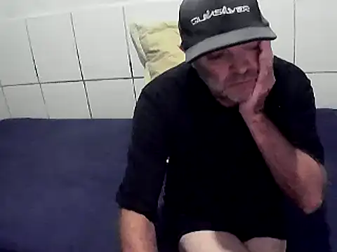 pierdona online show from April 14, 2026, 7:52 pm