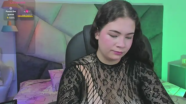 Snapshot of KarenPautt chatting on May 21, 2026, 11:46 pm KarenPautt online show from May 21, 2026, 11:46 pm