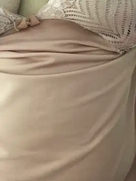 ahross online show from November 5, 2025, 9:23 am