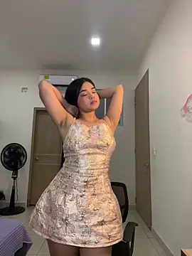 Snapshot of AuroraFiore chatting on April 24, 2026, 2:35 am AuroraFiore online show from April 24, 2026, 2:35 am