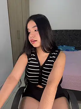 Snapshot of AuroraFiore chatting on May 30, 2026, 3:24 am AuroraFiore online show from May 30, 2026, 3:24 am