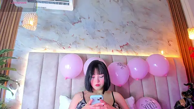 Snapshot of Doyeon_Dae chatting on April 2, 2026, 2:52 am Doyeon Dae online show from April 2, 2026, 2:52 am