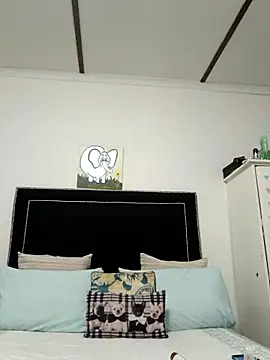 Snapshot of contagiousqueen chatting on February 17, 2026, 6:22 am contagiousqueen online show from February 17, 2026, 6:22 am