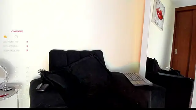 Snapshot of victoria__lace_ chatting on October 28, 2025, 11:03 pm victoria lace online show from October 28, 2025, 11:03 pm