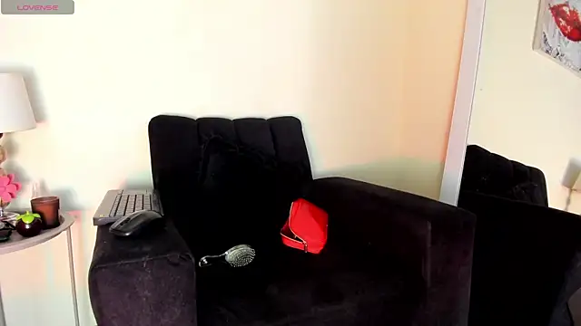 victoria  lace  online show from April 14, 2026, 1:21 am