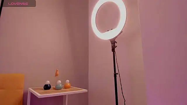 Sophiaa sensual online show from April 18, 2026, 1:41 am