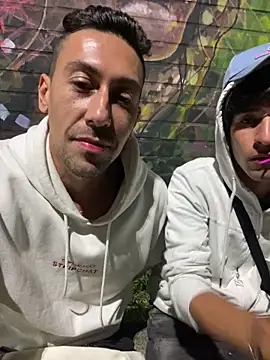 Snapshot of dantedesirexx chatting on September 17, 2025, 4:03 am dantedesirexx online show from September 17, 2025, 4:03 am