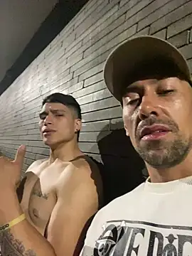 Snapshot of dantedesirexx chatting on March 14, 2025, 4:43 am dantedesirexx online show from March 14, 2025, 4:43 am