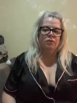 curvy-Ruby-Uk online show from January 8, 2025, 7:55 am