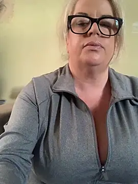 curvy-Ruby-Uk online show from February 26, 2025, 4:38 pm