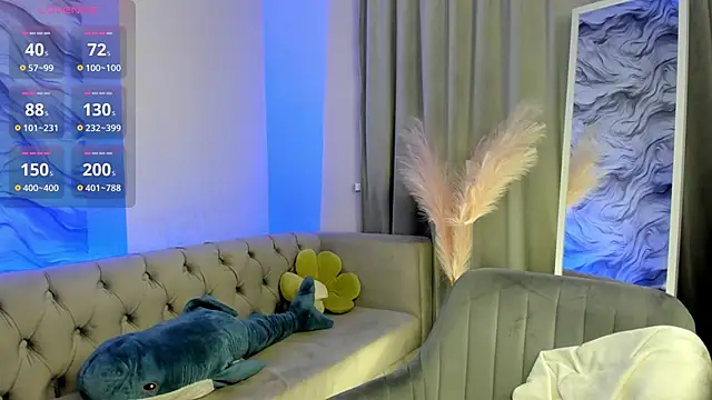 Esme Runn online show from November 10, 2025, 3:33 am