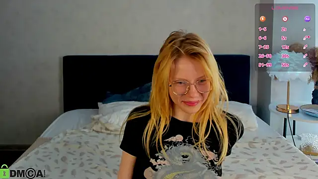 Esme Runn online show from May 21, 2026, 3:15 am