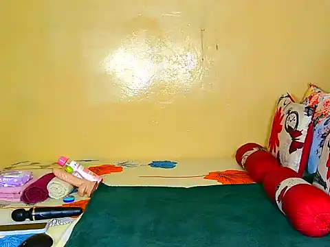 Down to earth girl online show from October 14, 2025, 9:25 pm