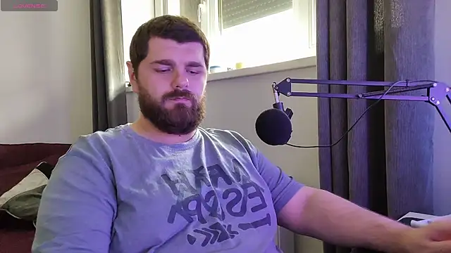 Snapshot of KingMarti chatting on October 8, 2025, 9:33 am KingMarti online show from October 8, 2025, 9:33 am