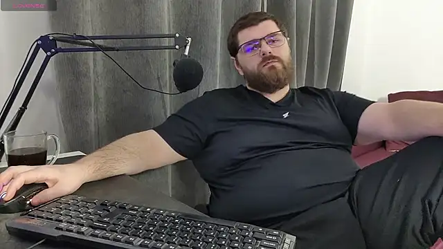 Snapshot of KingMarti chatting on October 5, 2025, 6:48 am KingMarti online show from October 5, 2025, 6:48 am