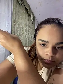 Evabigass online show from April 10, 2026, 9:00 pm