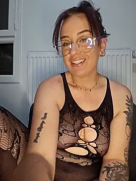 lindsay 33off online show from March 24, 2026, 8:03 am