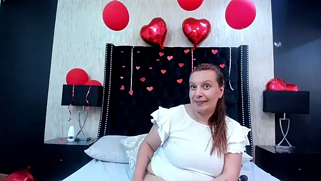Snapshot of RoxieJackson chatting on February 8, 2025, 1:11 am RoxieJackson online show from February 8, 2025, 1:11 am